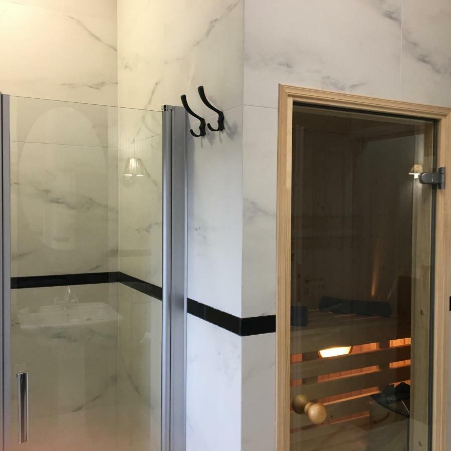 Family&Business Sauna Apartments Sienkiewicza Centrum No1, z Parkingiem Kielce Exterior foto